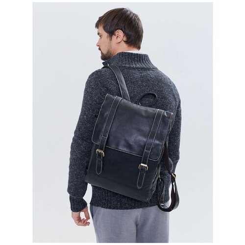Рюкзак кожаный мужской городской для ноутбука Capsa с 3 наружными карманами и клапаном, черный